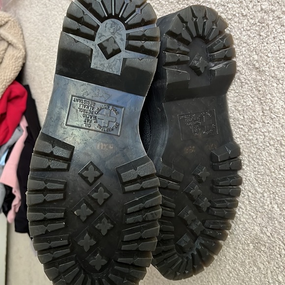 Doc Martens 2976. Black leather! Platform boot. Us 6. EU 37. - Picture 3 of 4